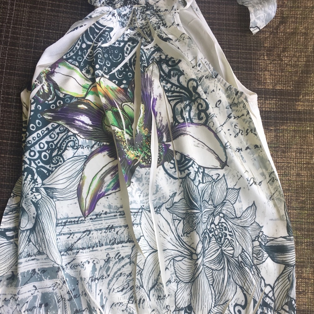 🥀Beautiful Top🥀 - Picture 2 of 4